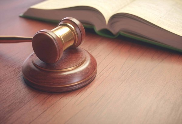 Quelles sont les obligations légales pour une entreprise utilisant des substances chimiques dangereuses ?